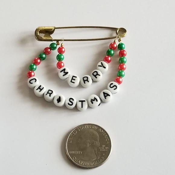 Handmade Merry Christmas brooch beaded letters safety pin red green - Picture 7 of 11